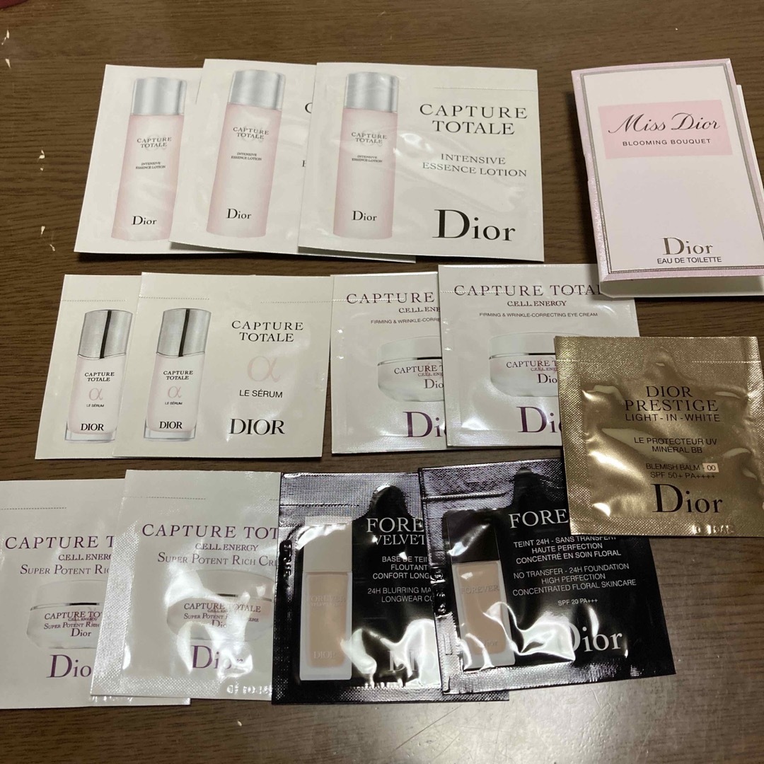 Dior(ディオール)のディオール　　試供品 コスメ/美容のキット/セット(サンプル/トライアルキット)の商品写真