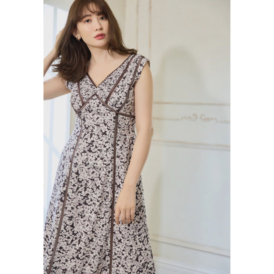 Lace Trimmed Floral Dress167p