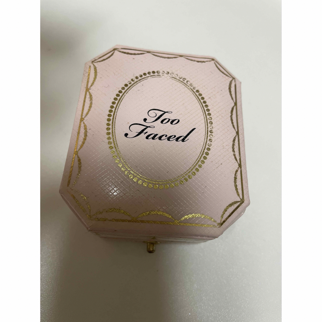 Too Faced(トゥフェイス)のいぬ様専用出品ダイヤモンドライトマルチユースハイライター コスメ/美容のベースメイク/化粧品(フェイスカラー)の商品写真