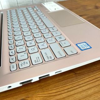 免税販売 【希少】ASUSアイシクルシルバー☘8世代i3☘NVMe新品SSD512GB