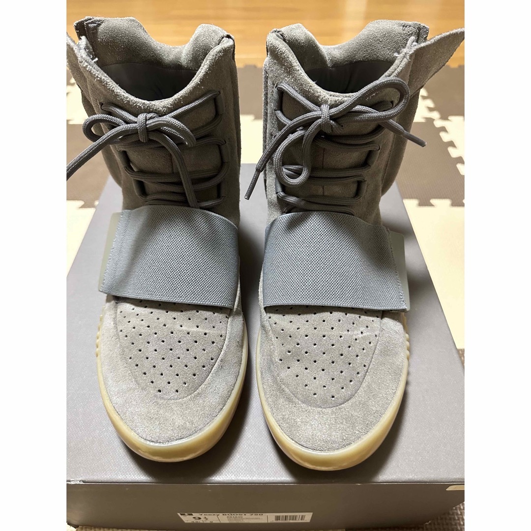 yeezy boost 750 ライトグレー　イージー