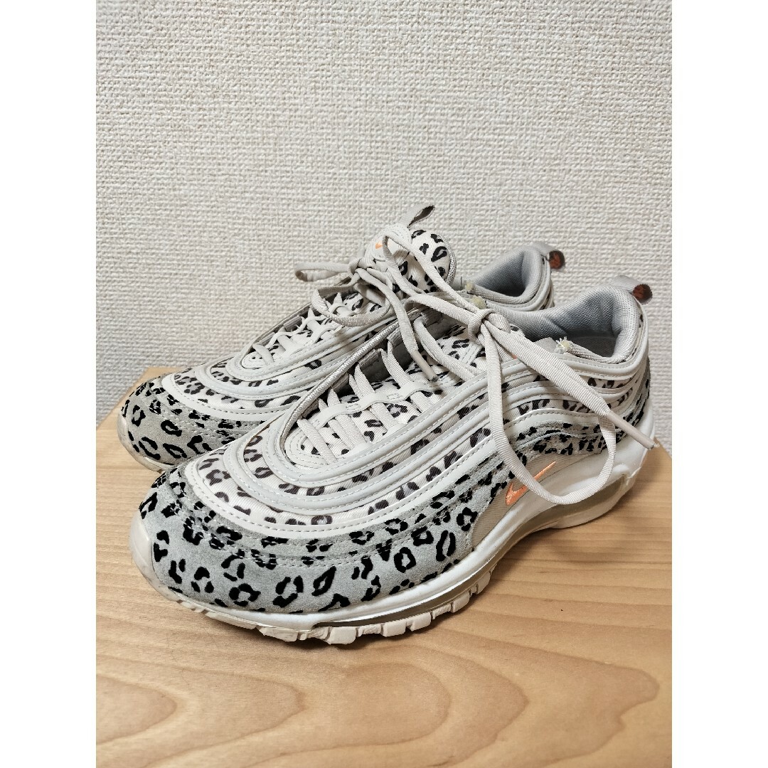 NIKE(ナイキ)のNIKE ナイキ AIR MAX 97 SE  エアマックス 97 レオパード レディースの靴/シューズ(スニーカー)の商品写真