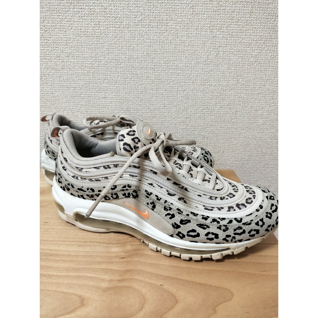 NIKE(ナイキ)のNIKE ナイキ AIR MAX 97 SE  エアマックス 97 レオパード レディースの靴/シューズ(スニーカー)の商品写真