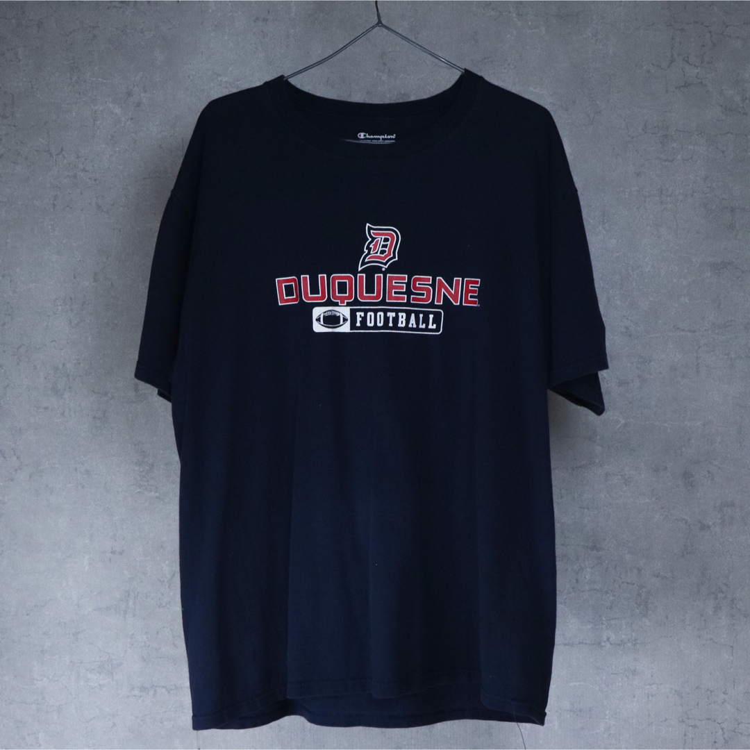 Champion(チャンピオン)の良品✳︎送料込【Champion】刺繍ロゴ付き　Tシャツ　半袖　ネイビー メンズのトップス(Tシャツ/カットソー(半袖/袖なし))の商品写真