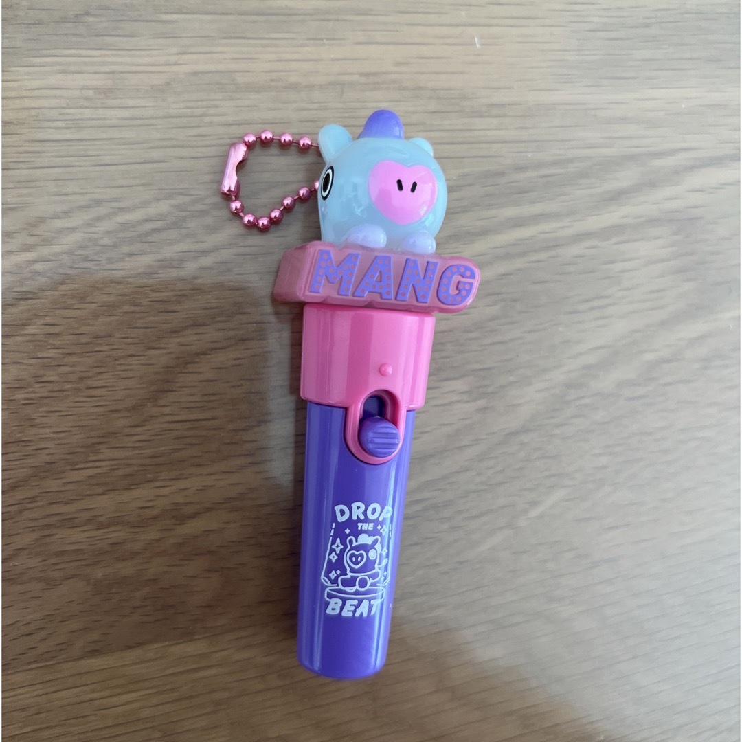 BT21 ライトスティックチャーム MANG エンタメ/ホビーのおもちゃ/ぬいぐるみ(キャラクターグッズ)の商品写真