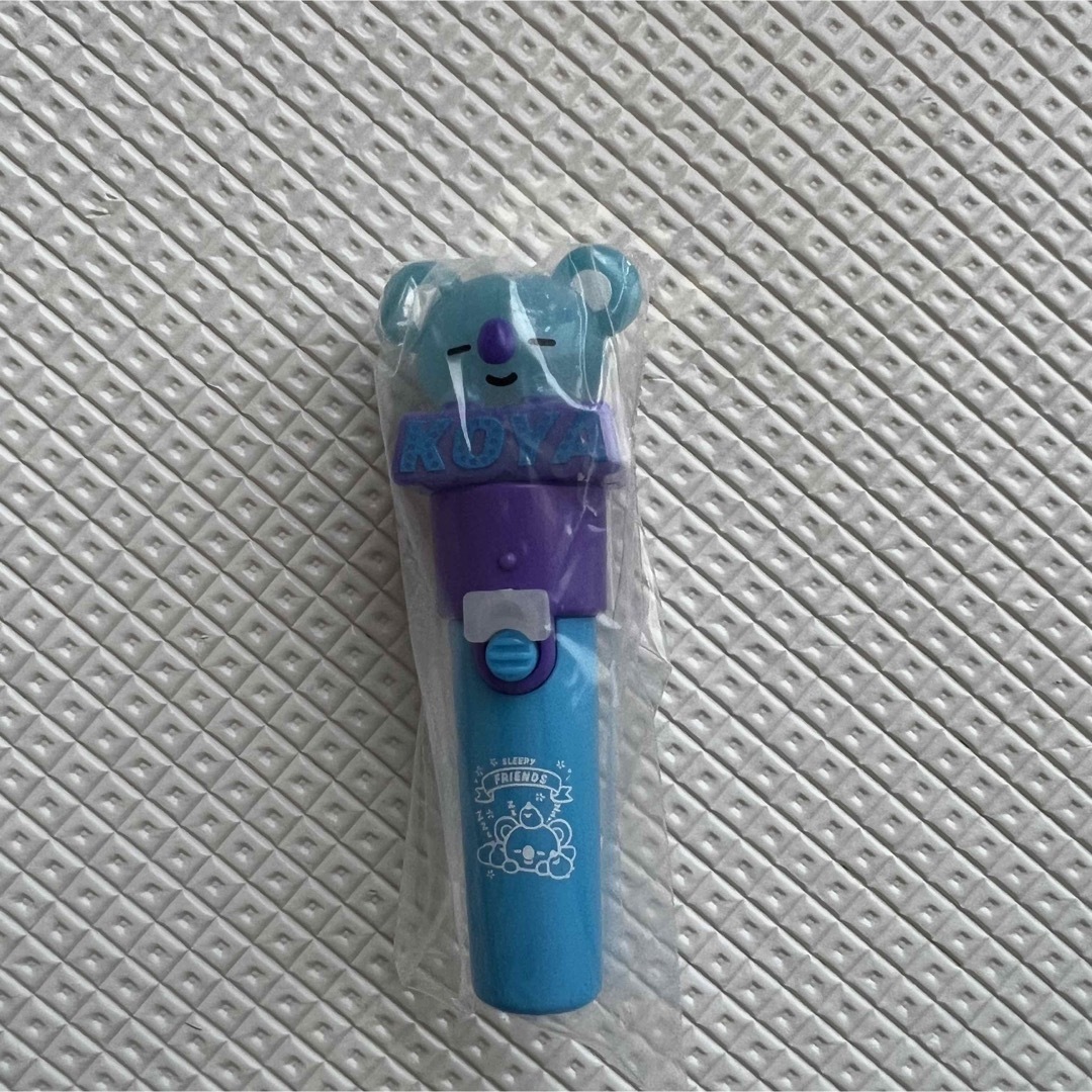 BT21 ライトスティックチャーム KOYA エンタメ/ホビーのおもちゃ/ぬいぐるみ(キャラクターグッズ)の商品写真