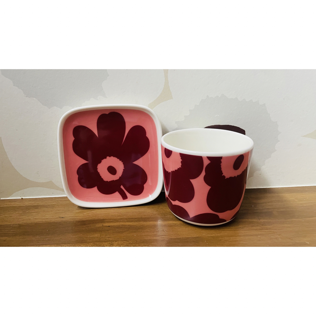 marimekko Red Unikkoプレートセット