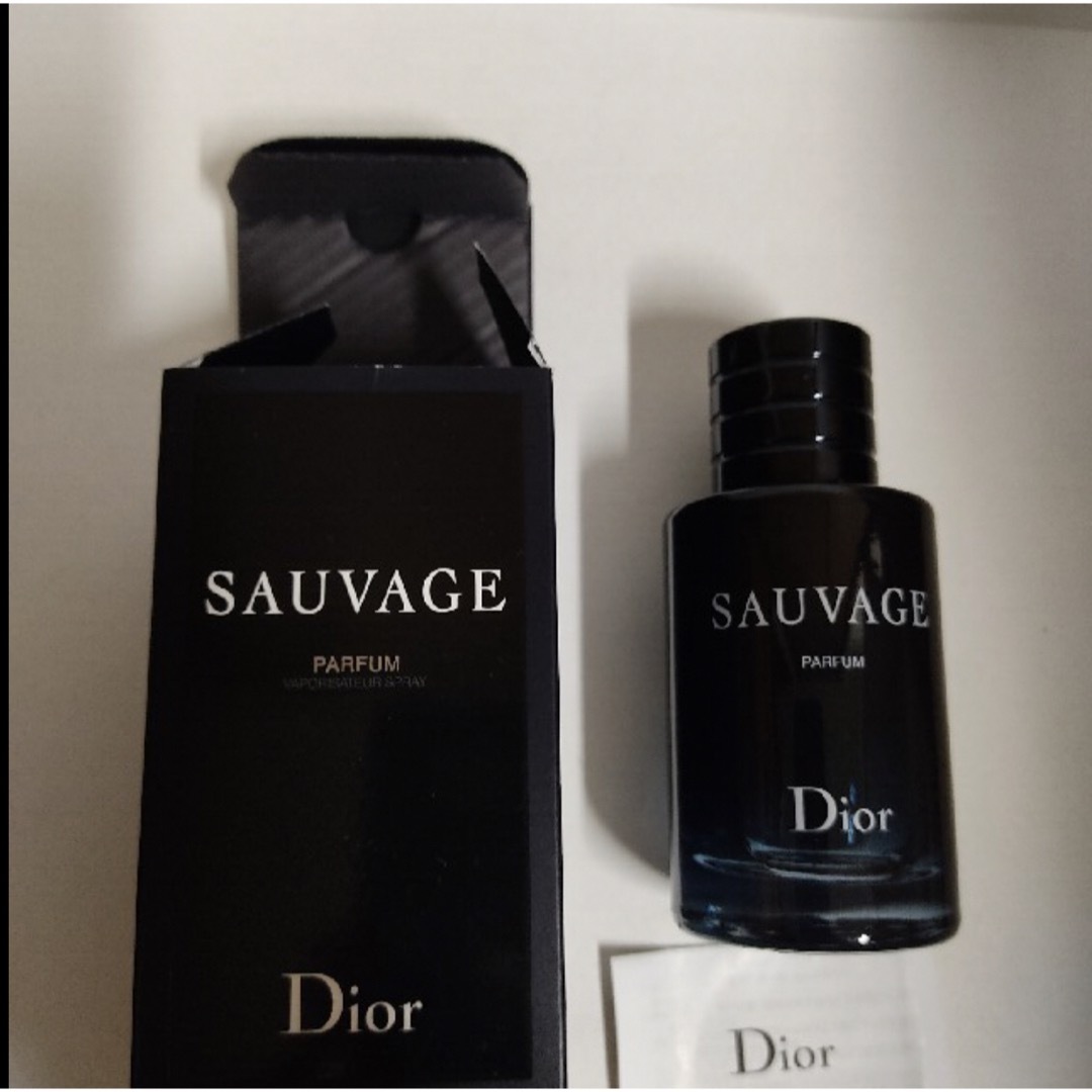 Dior(ディオール)の【1時間限定値下げ】パルファンdior ソヴァージュパルファン60ml コスメ/美容の香水(香水(男性用))の商品写真