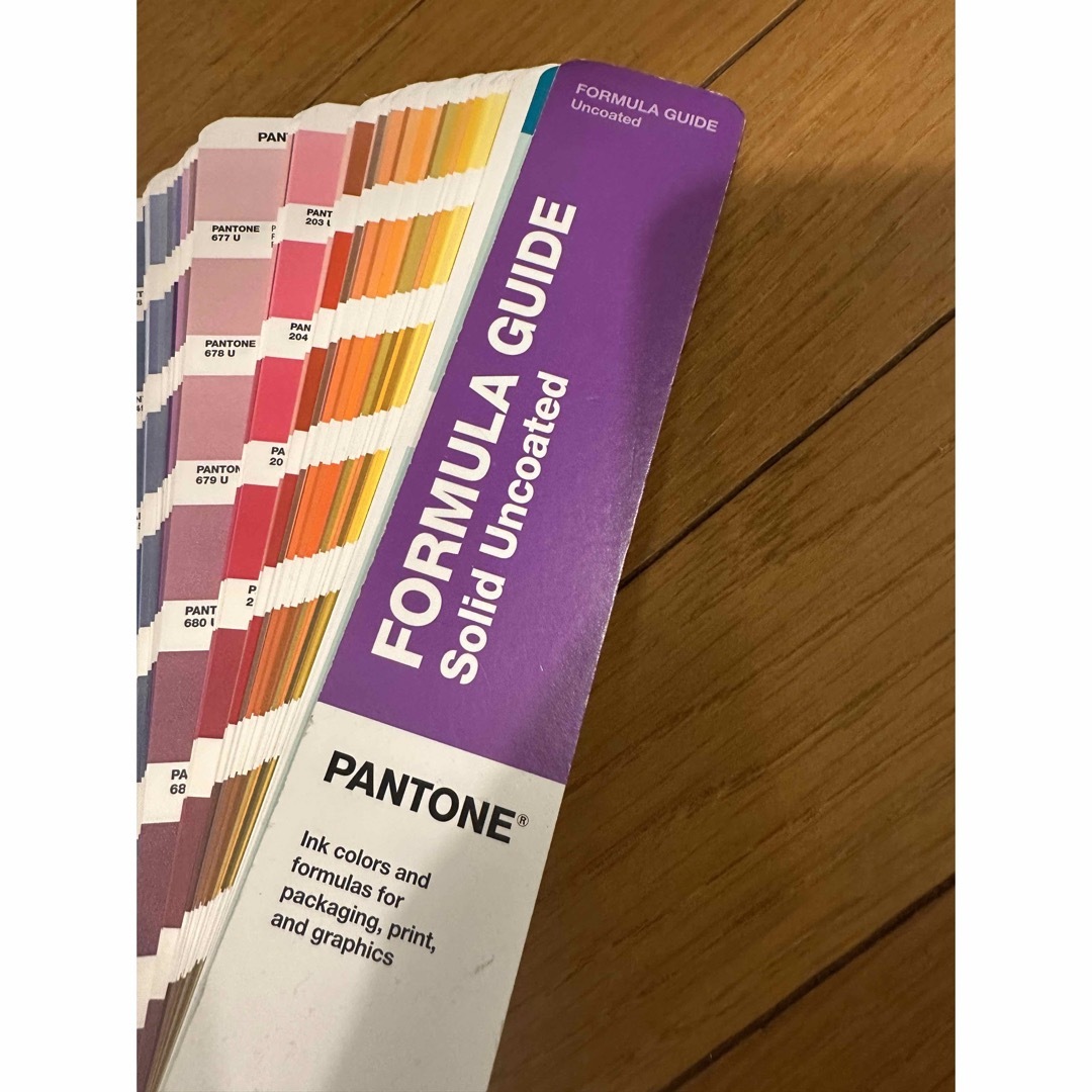 PANTONE - PANTONE PLUS 色見本 パントン フォーミュラガイド2冊組全