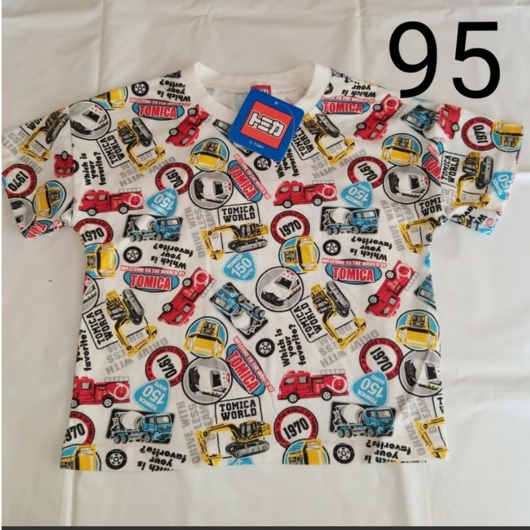 Takara Tomy(タカラトミー)の95cm　半袖Tシャツ　トミカ キッズ/ベビー/マタニティのキッズ服男の子用(90cm~)(Tシャツ/カットソー)の商品写真
