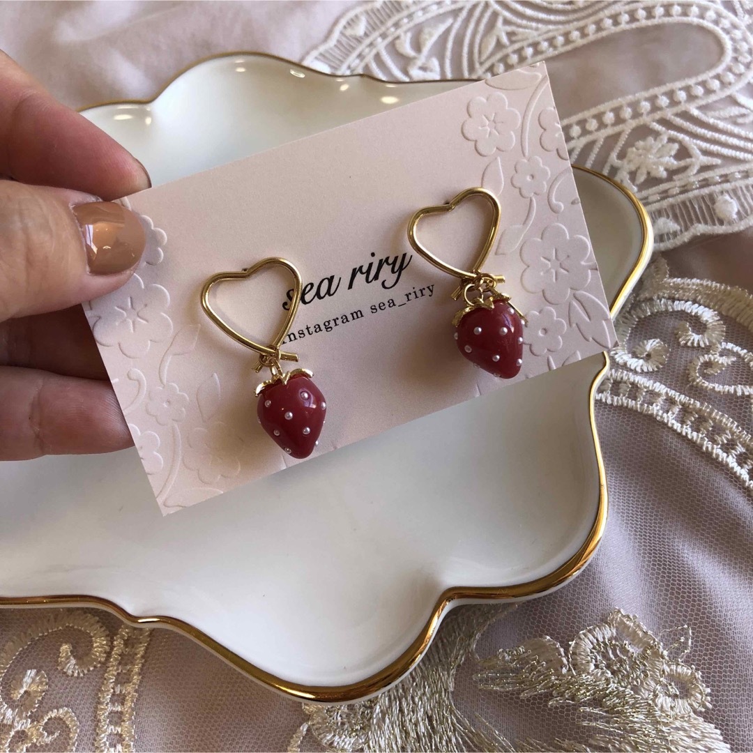 seariry sale 一点のみ no.1516 いちごピアス ハートの通販 by sea