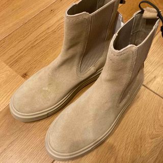 ザラ(ZARA)の未使用 ZARA サイドゴア ブーツ ベージュ 23.5cm(ブーツ)