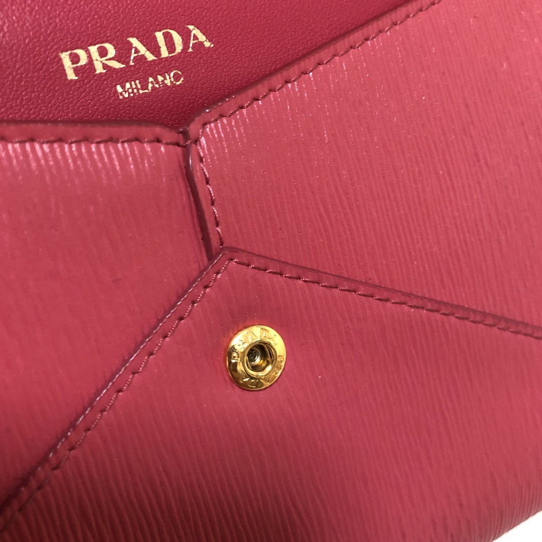 PRADA(プラダ)のPRADA♡プラダ  大人気！レター型長財布　サフィアーノ　ピンク　ウォレット レディースのファッション小物(財布)の商品写真