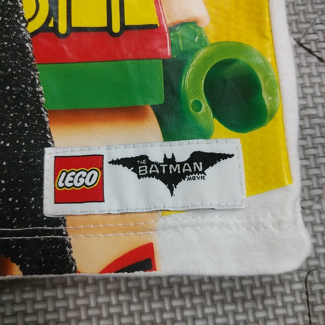 H&M(エイチアンドエム)のH＆M　キッズ　半袖　Tシャツ　LEGO　バットマン　110㎝ キッズ/ベビー/マタニティのキッズ服男の子用(90cm~)(Tシャツ/カットソー)の商品写真