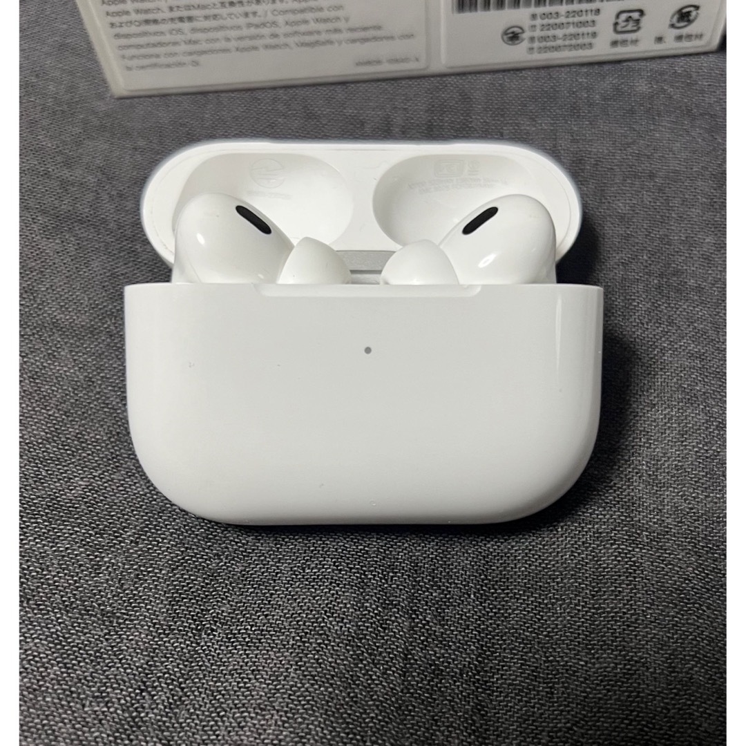 Apple(アップル)のair pods pro2 スマホ/家電/カメラのオーディオ機器(ヘッドフォン/イヤフォン)の商品写真