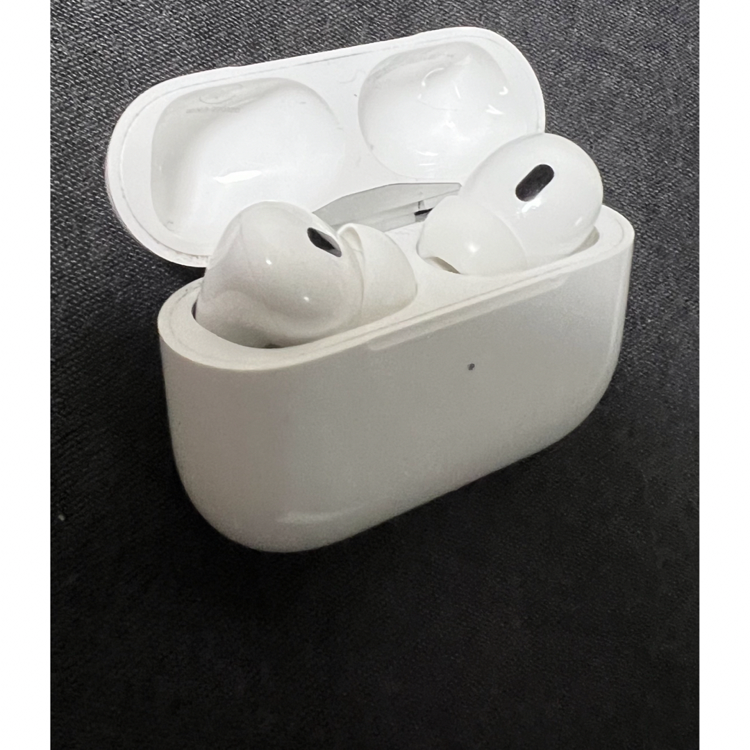 Apple(アップル)のair pods pro2 スマホ/家電/カメラのオーディオ機器(ヘッドフォン/イヤフォン)の商品写真