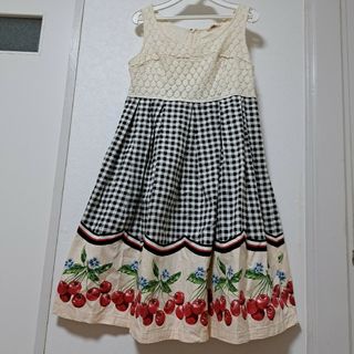 Emily Temple cute(ひざ丈ワンピース)のフリマアイテム一覧 Emily Temple cute(ひざ丈ワンピース)のフリマアイテム一覧