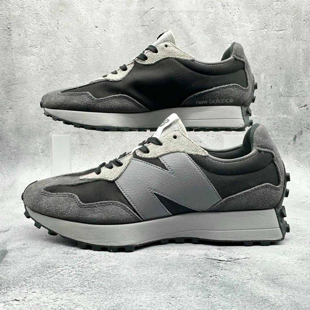 New Balance(ニューバランス)の【極美品】ニューバランス MS327GRM スエード GREY DAY PACK メンズの靴/シューズ(スニーカー)の商品写真