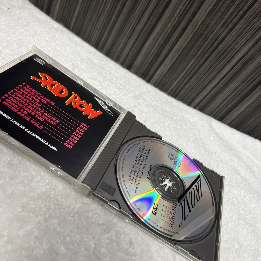 SKID ROW - IN YOUR FACE • IRONIC 006 エンタメ/ホビーのCD(ポップス/ロック(洋楽))の商品写真