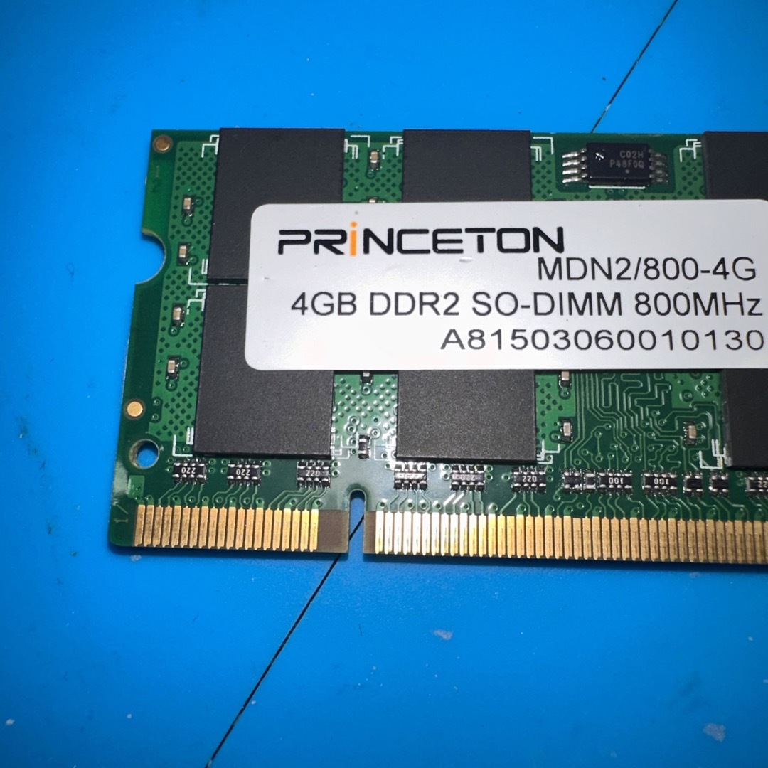 【ジャンク品扱いでお願いします】DDR2 4G PC2-6400 800MHz 4