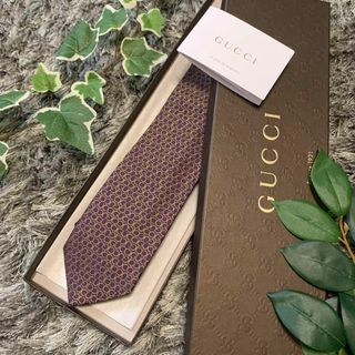 グッチ(Gucci)のGUCCI グッチ メンズ ネクタイ 総柄 パープルゴールド 新品未使用(ネクタイ)