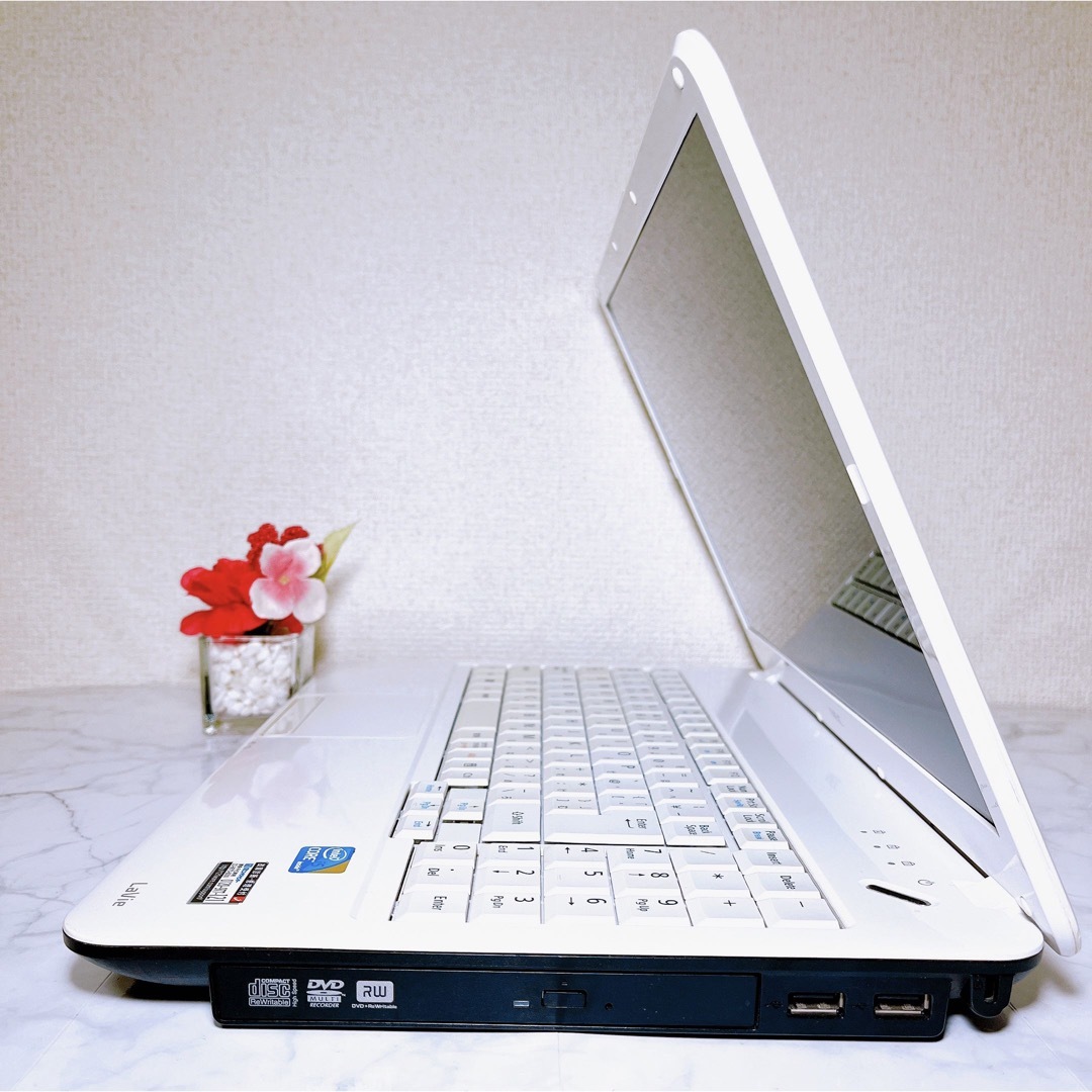 NEC - 【美品】すぐに使えるノートパソコン✨可愛い薄型ホワイト