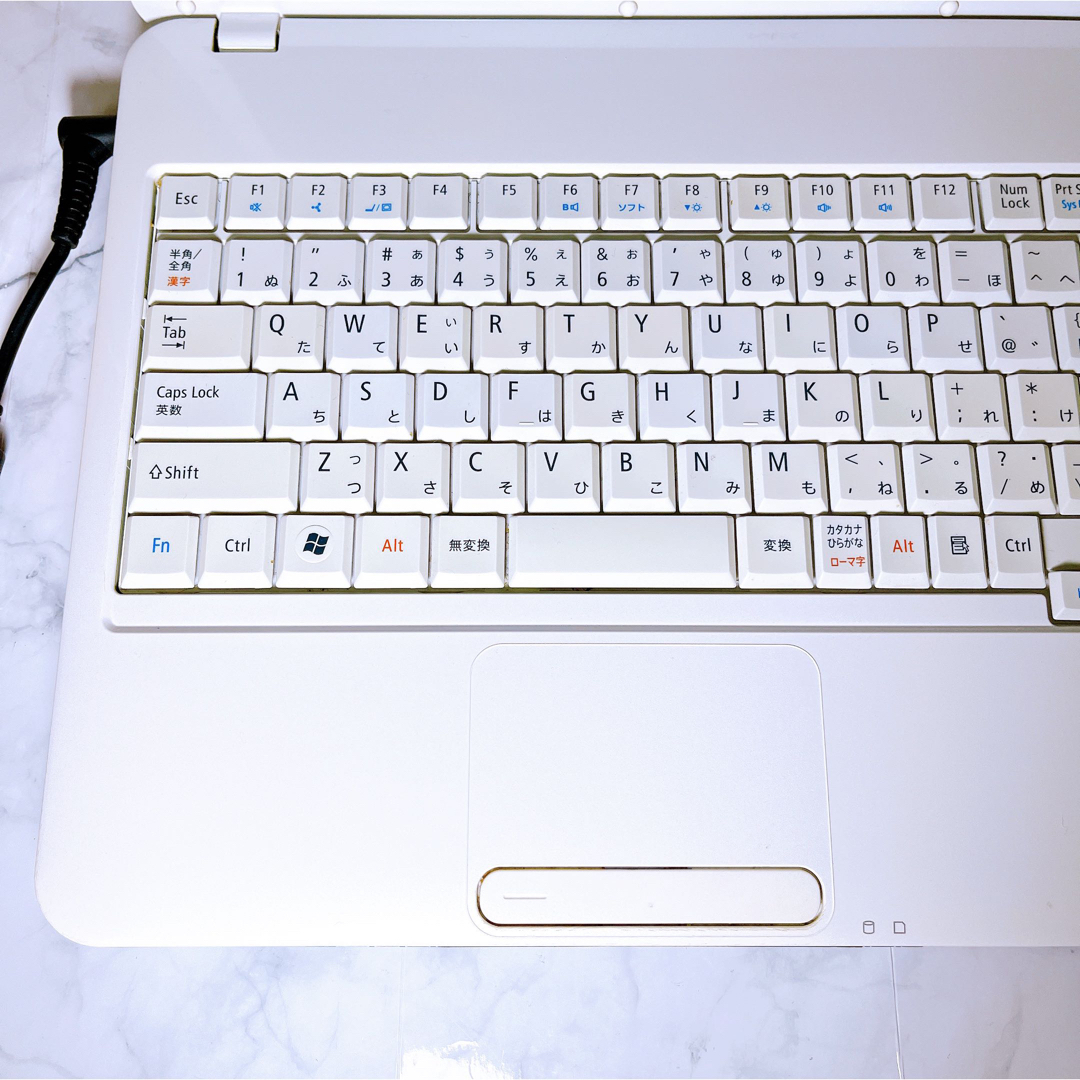 NEC - 【美品】すぐに使えるノートパソコン✨可愛い薄型ホワイト