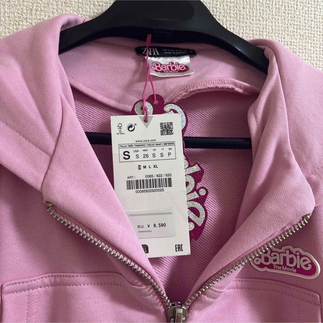 ZARA(ザラ)の【新品】ZARA Barbie♡スウェットシャツ（パーカー）Sサイズ レディースのトップス(パーカー)の商品写真