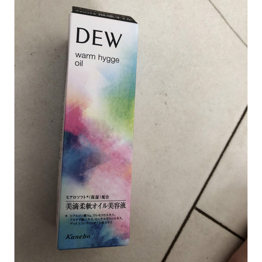 DEW(デュウ)のカネボウ　DEW  ウォームヒュッゲオイル　美容液　新品を コスメ/美容のスキンケア/基礎化粧品(フェイスオイル/バーム)の商品写真