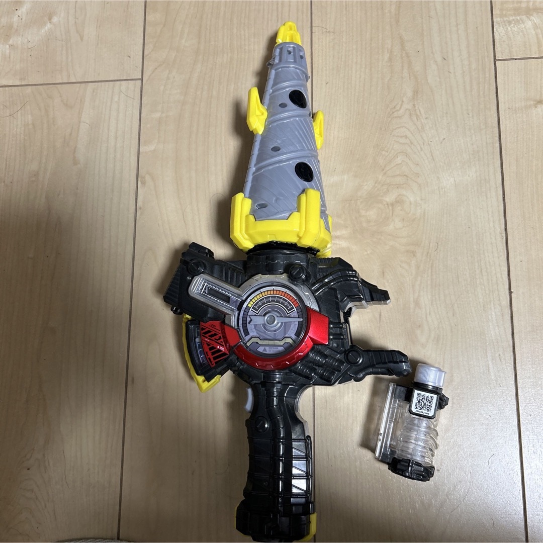 BANDAI(バンダイ)の仮面ライダービルド　回転剣銃DXドリルクラッシャー エンタメ/ホビーのおもちゃ/ぬいぐるみ(キャラクターグッズ)の商品写真