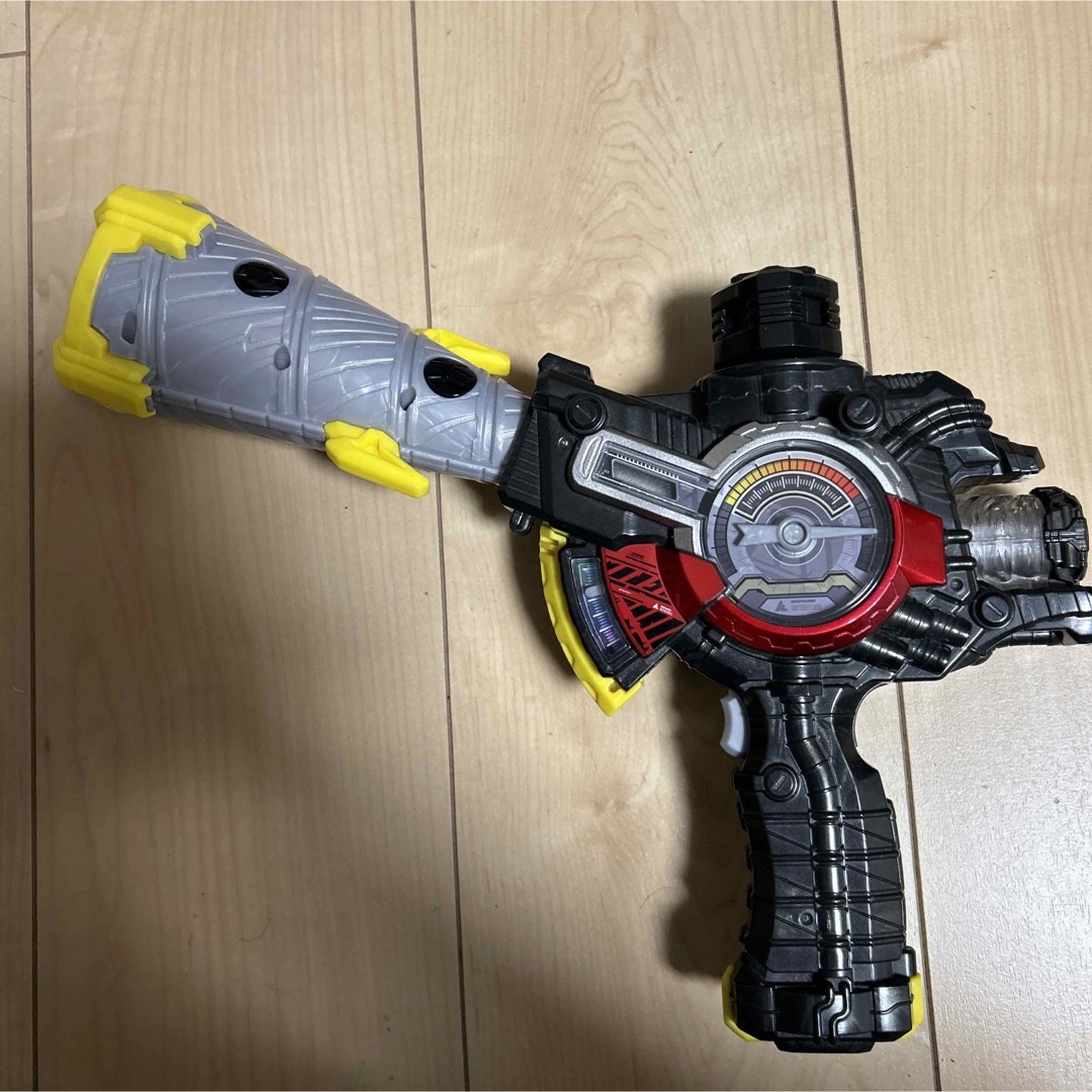 BANDAI(バンダイ)の仮面ライダービルド　回転剣銃DXドリルクラッシャー エンタメ/ホビーのおもちゃ/ぬいぐるみ(キャラクターグッズ)の商品写真