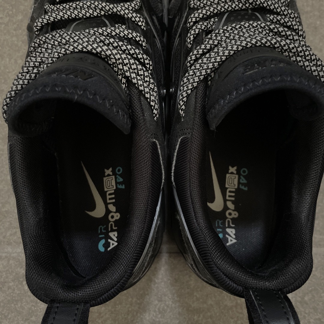 NIKE(ナイキ)の【ラクマ最安値】NIKE エアヴェイパーマックスエヴォ トリプルブラック メンズの靴/シューズ(スニーカー)の商品写真