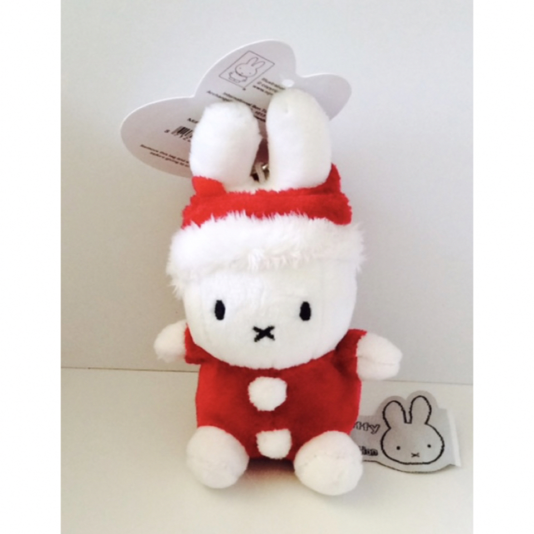 miffy(ミッフィー)のmiffy 【ぬいぐるみ】オランダ限定クリスマスサンタミッフィー小キーホルダー エンタメ/ホビーのおもちゃ/ぬいぐるみ(キャラクターグッズ)の商品写真