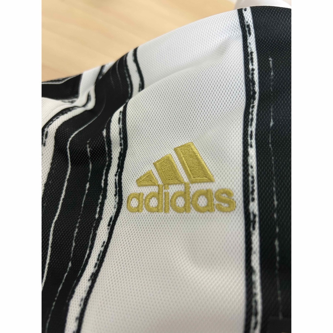 adidas(アディダス)の⭐︎未使用⭐︎ユベントスユニフォーム20-21 スポーツ/アウトドアのサッカー/フットサル(ウェア)の商品写真