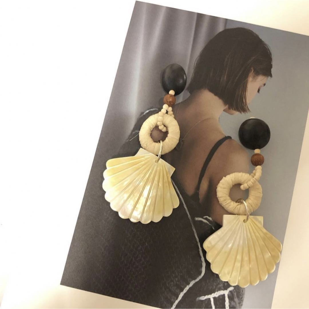 Marni(マルニ)のrippmonster シェルイヤリング レディースのアクセサリー(イヤリング)の商品写真