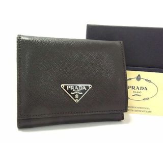 プラダ(PRADA)の■新品同様■ PRADA プラダ M176A サフィアーノレザー 三つ折り 財布 ウォレット 小銭入れ 札入れ ダークブラウン系 AS0839 (財布)