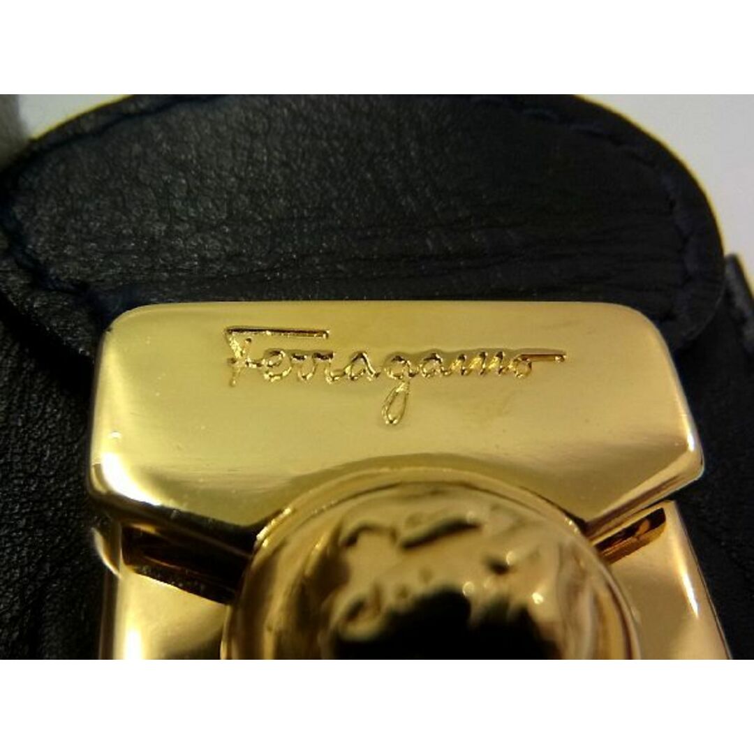 ■極美品■ SalvatoreFerragamo フェラガモ レザー バッグモチーフ キーホルダー チャーム レディース ブラック系×ゴールド系  AR2010