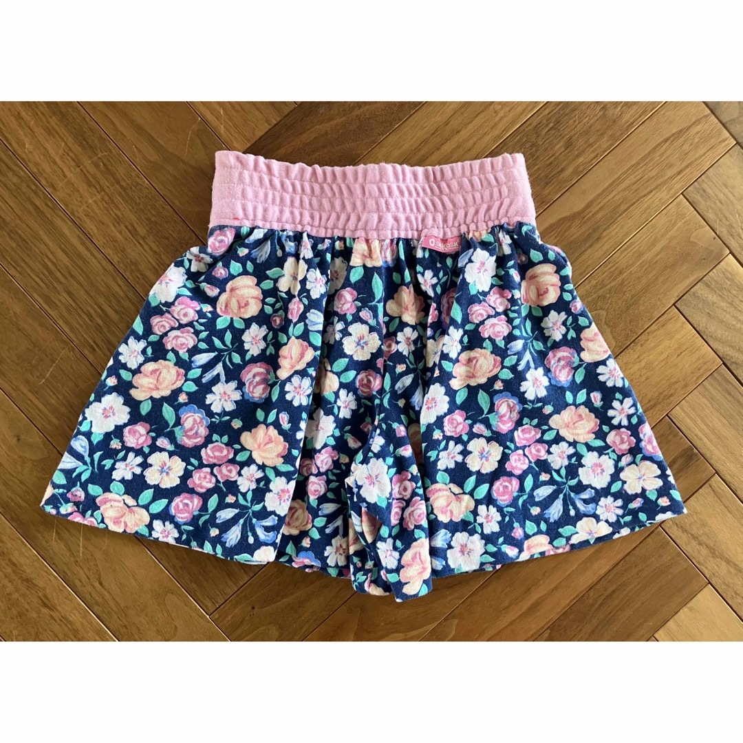 OshKosh(オシュコシュ)のoshkosh  ネイビー花柄キュロット　4T キッズ/ベビー/マタニティのキッズ服女の子用(90cm~)(パンツ/スパッツ)の商品写真