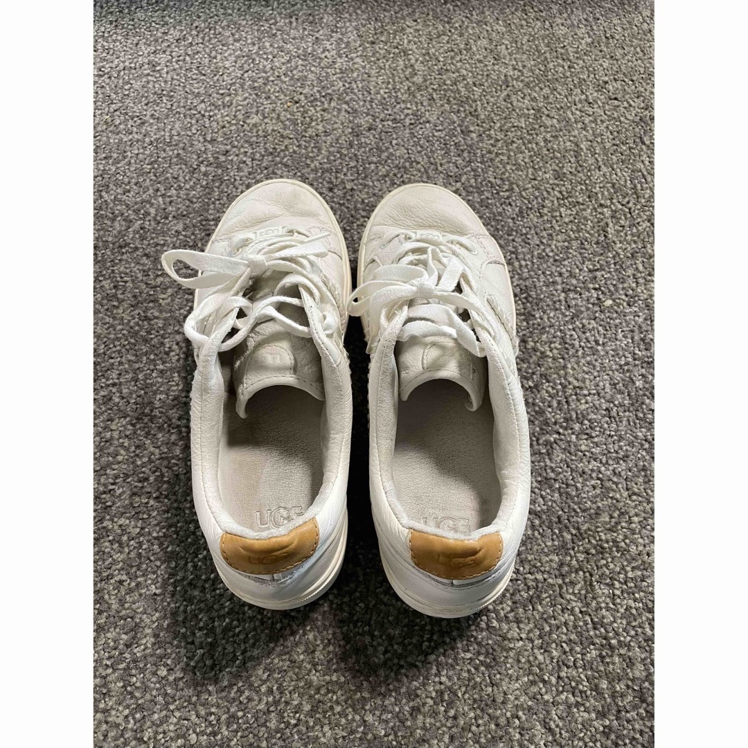 UGG DINALEスニーカー25cm | フリマアプリ ラクマ