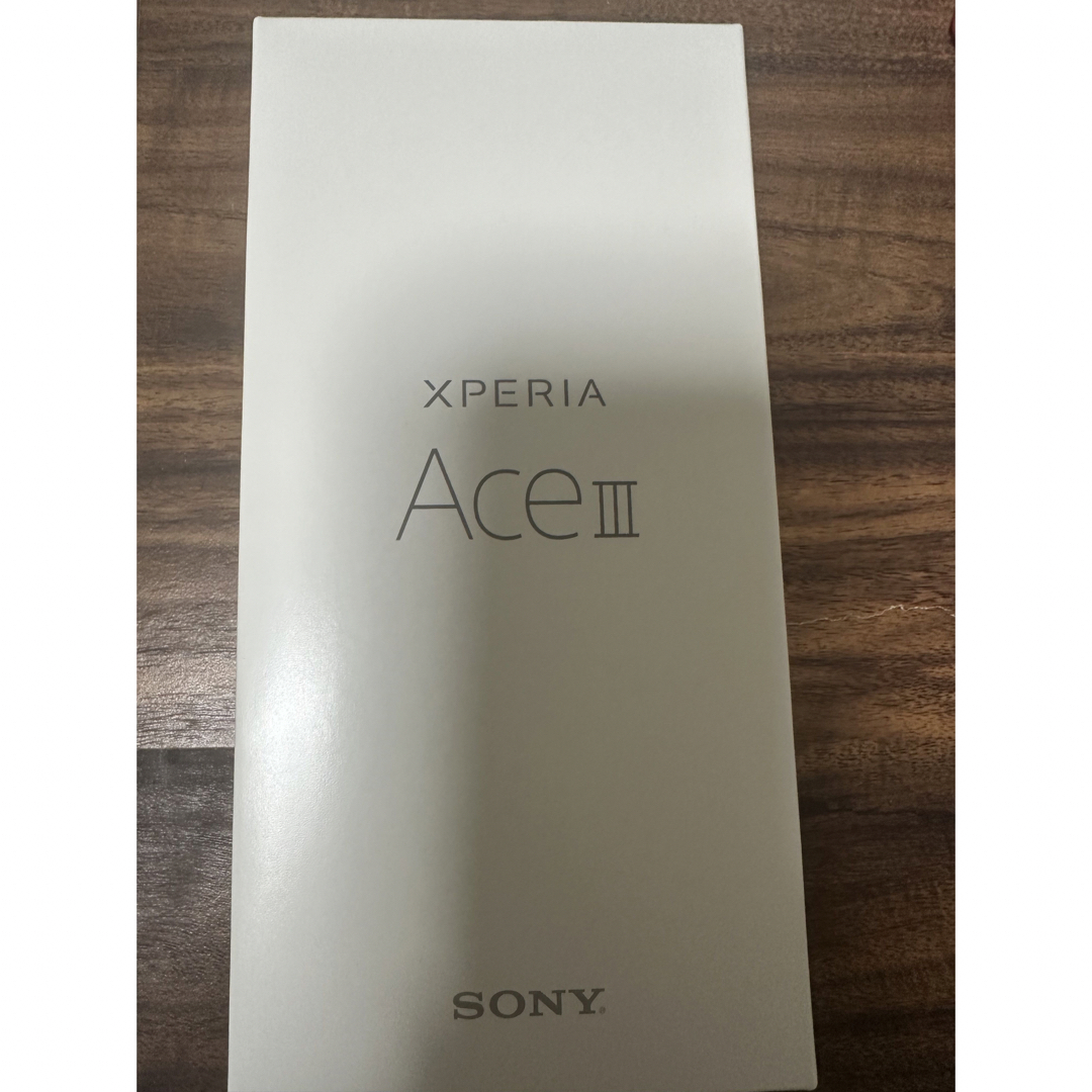 Xperia(エクスペリア)のSONY XPERIA Ace iii SOG08 グレー　新品未使用 匿名配送 スマホ/家電/カメラのスマートフォン/携帯電話(スマートフォン本体)の商品写真