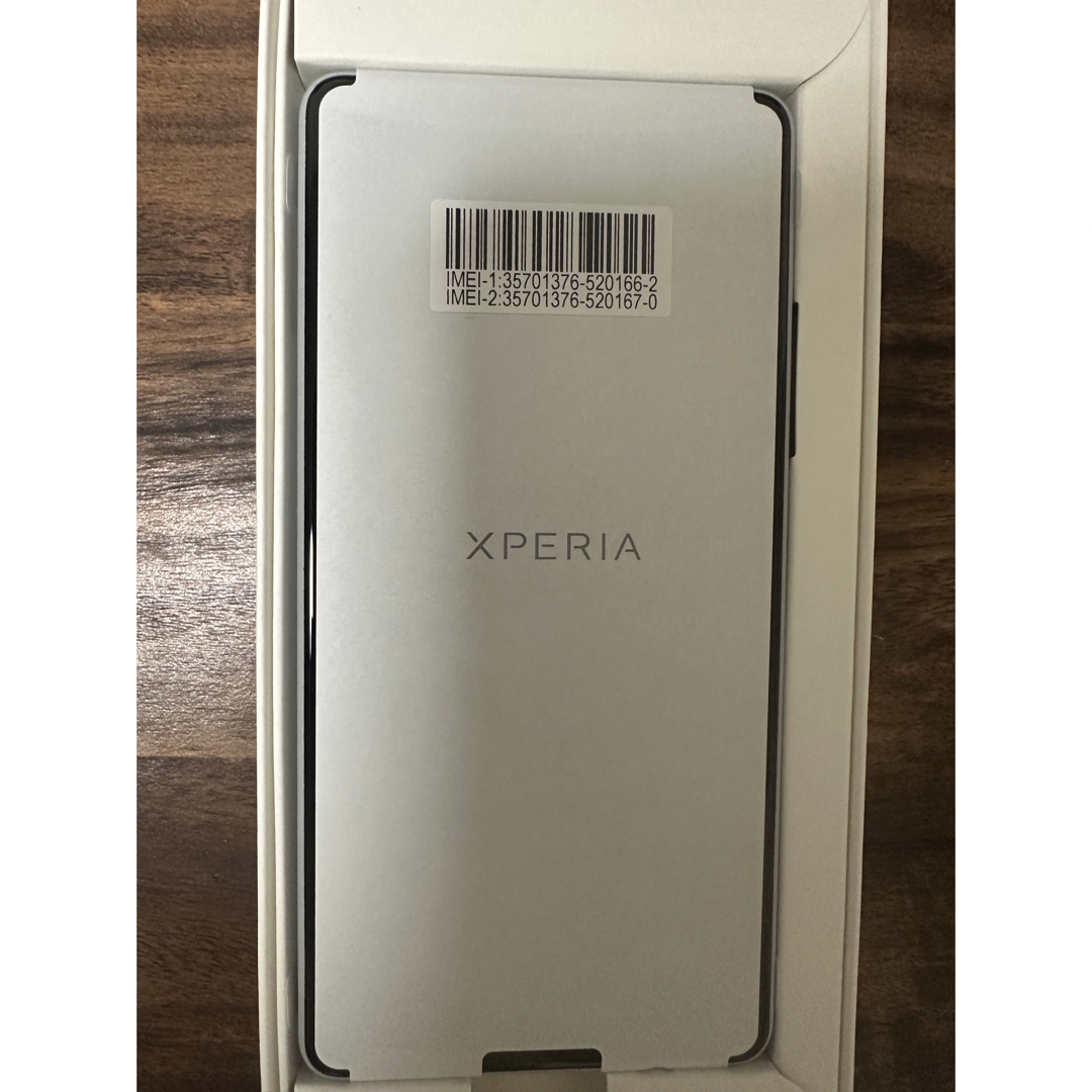 Xperia(エクスペリア)のSONY XPERIA Ace iii SOG08 グレー　新品未使用 匿名配送 スマホ/家電/カメラのスマートフォン/携帯電話(スマートフォン本体)の商品写真