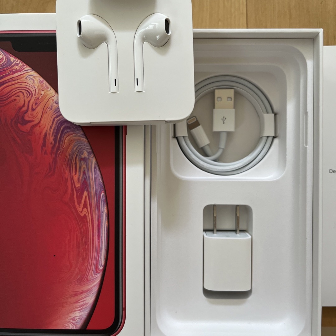 iPhone XR 箱と純正イヤホン・充電コードアダプター付属 未使用品