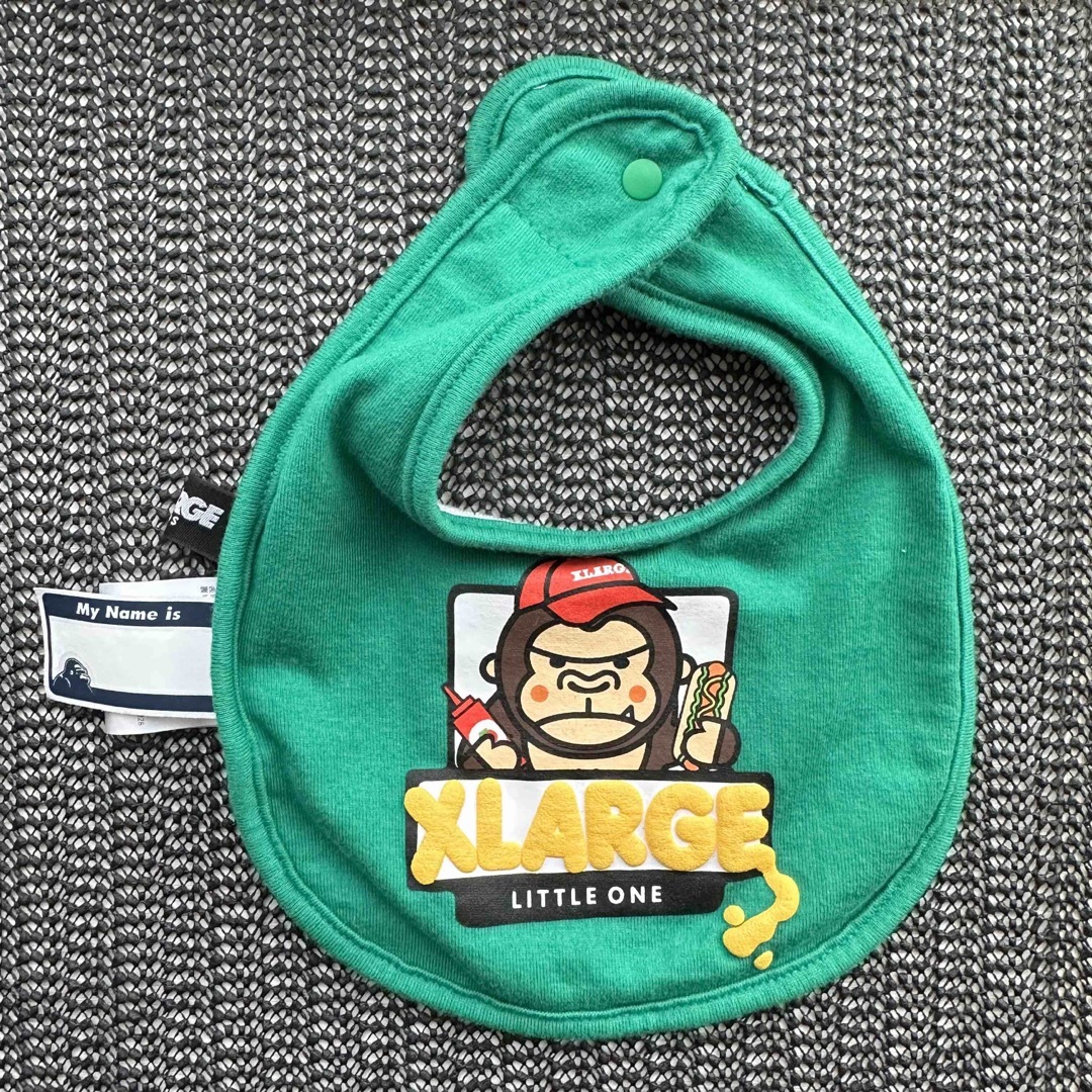 XLARGE KIDS(エクストララージキッズ)のベビー服 XLARGEKIDS ベビースタイ キッズ/ベビー/マタニティのこども用ファッション小物(ベビースタイ/よだれかけ)の商品写真