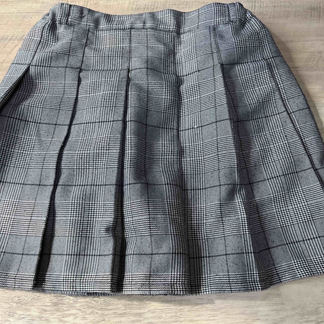 GLOBAL WORK(グローバルワーク)のインナーパンツ付きチェック柄スカート キッズ/ベビー/マタニティのキッズ服女の子用(90cm~)(スカート)の商品写真