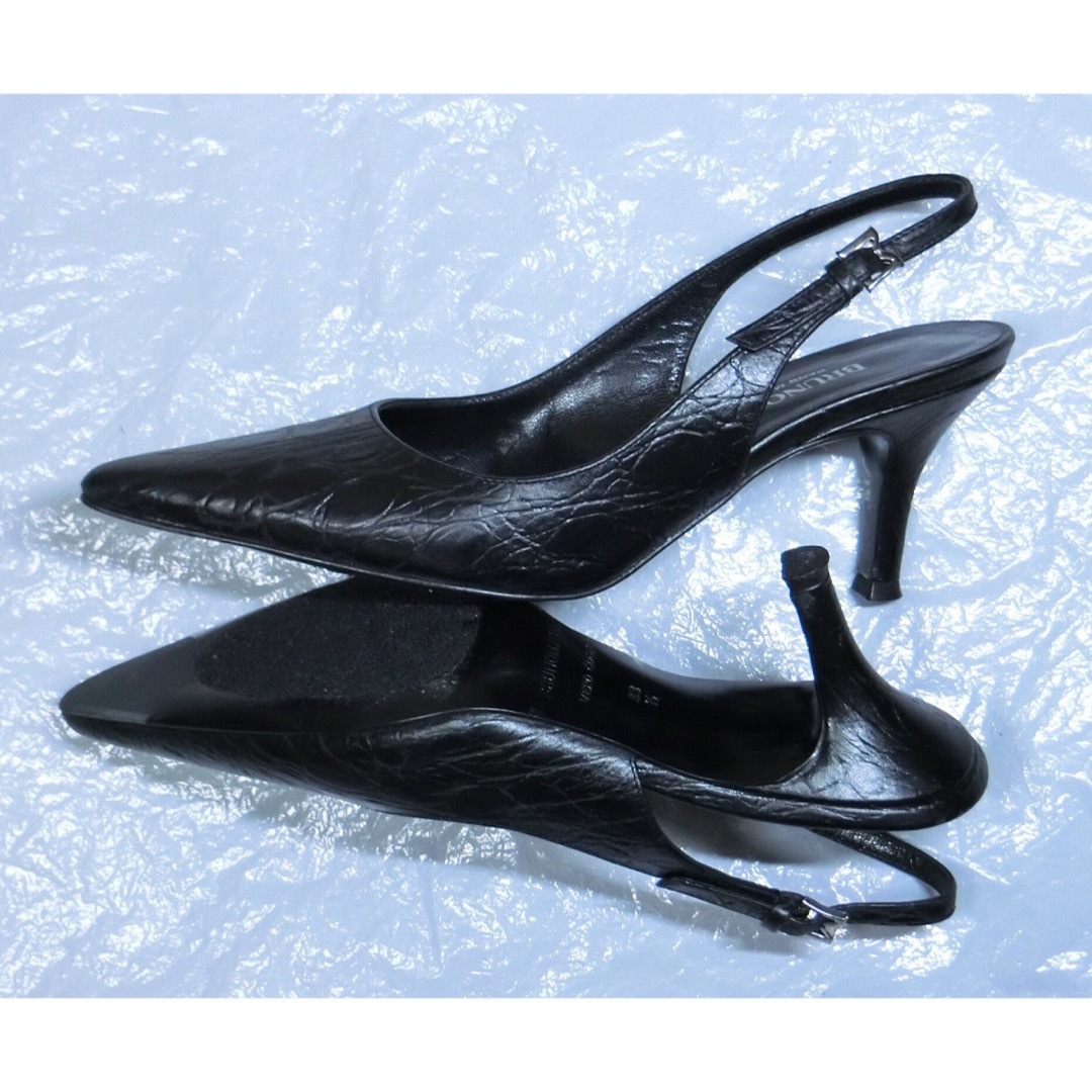 BRUNOMAGLI(ブルーノマリ)のBRUNOMAGLI ブルーノマリ　黒いスコッチのバックバンドパンプス 33.5 レディースの靴/シューズ(ハイヒール/パンプス)の商品写真