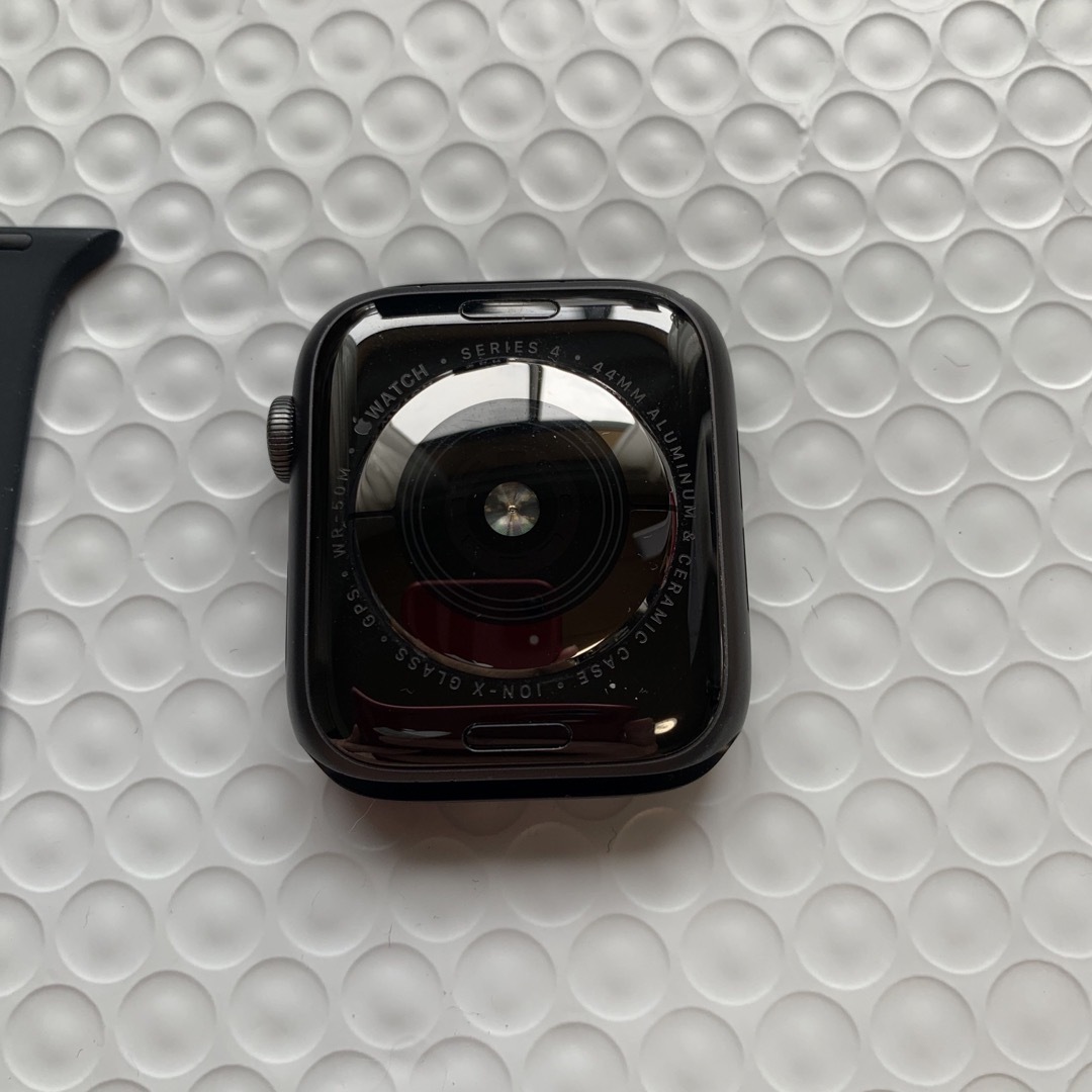 Apple Watch(アップルウォッチ)の92384 Apple Watch4 GPS ４４m ジャンク品 メンズの時計(腕時計(デジタル))の商品写真