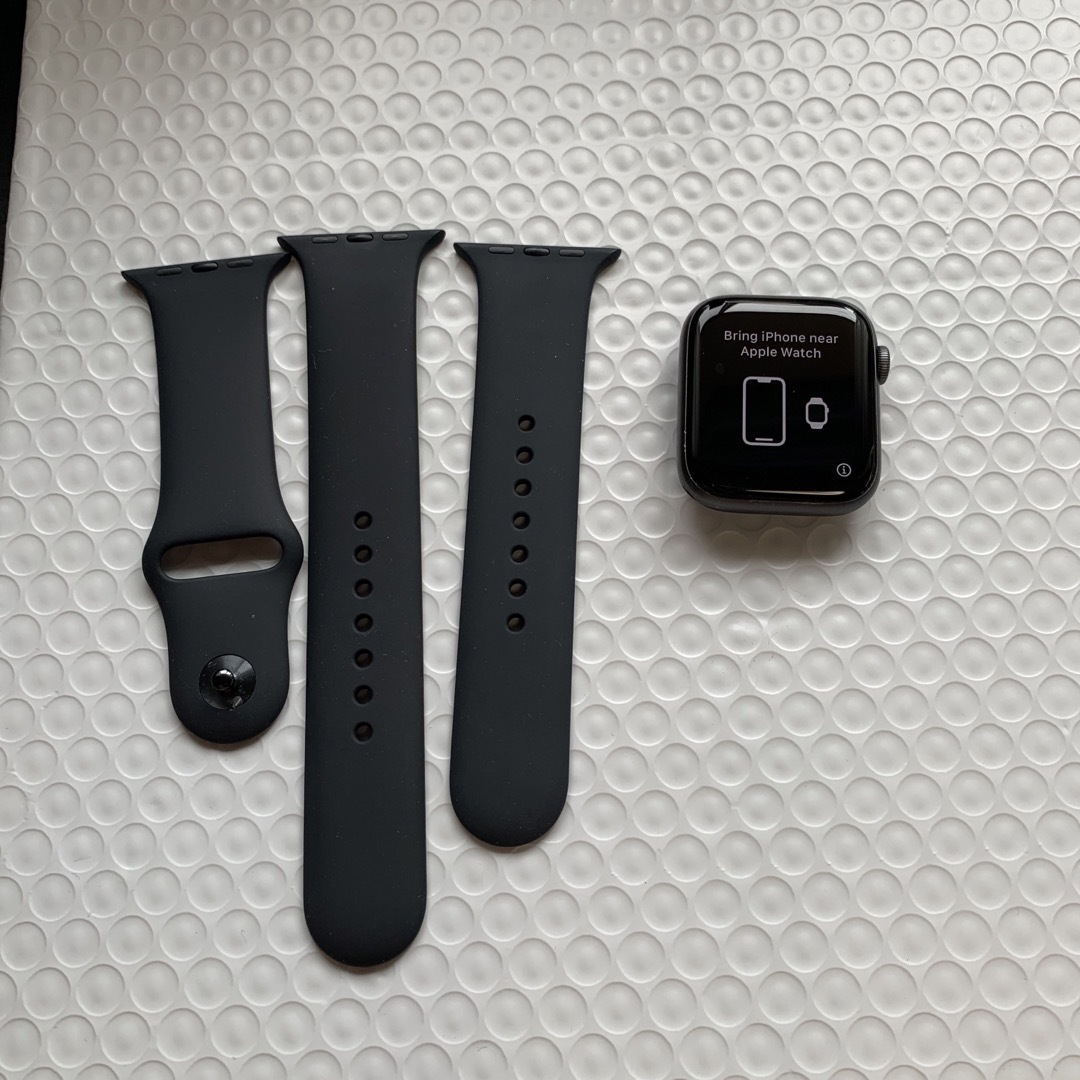 Apple Watch(アップルウォッチ)の92384 Apple Watch4 GPS ４４m ジャンク品 メンズの時計(腕時計(デジタル))の商品写真