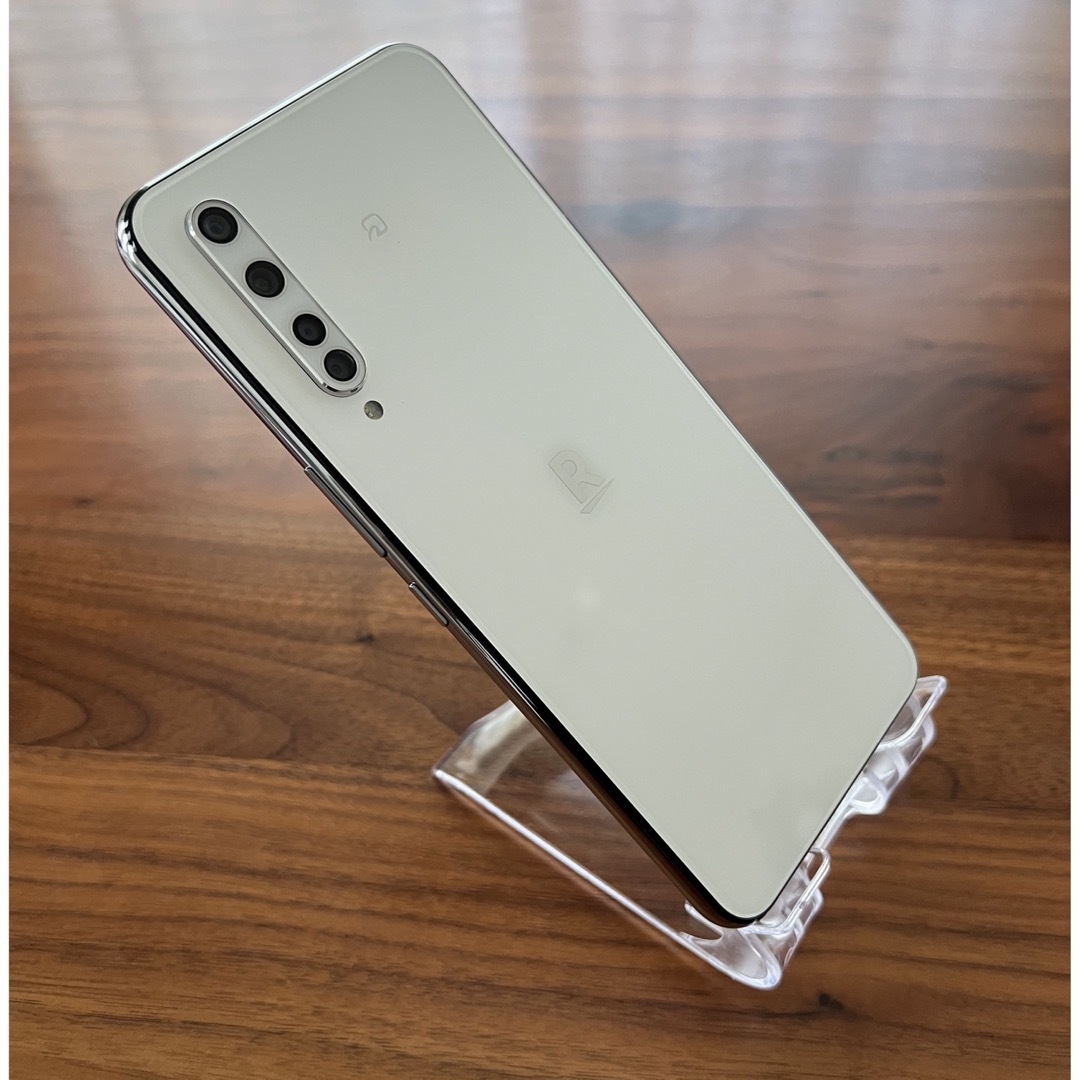 美品】Rakuten BIG ZR01ホワイト-