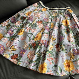 ▪️ロイスクレヨン▪️花柄スカート - ひざ丈スカート