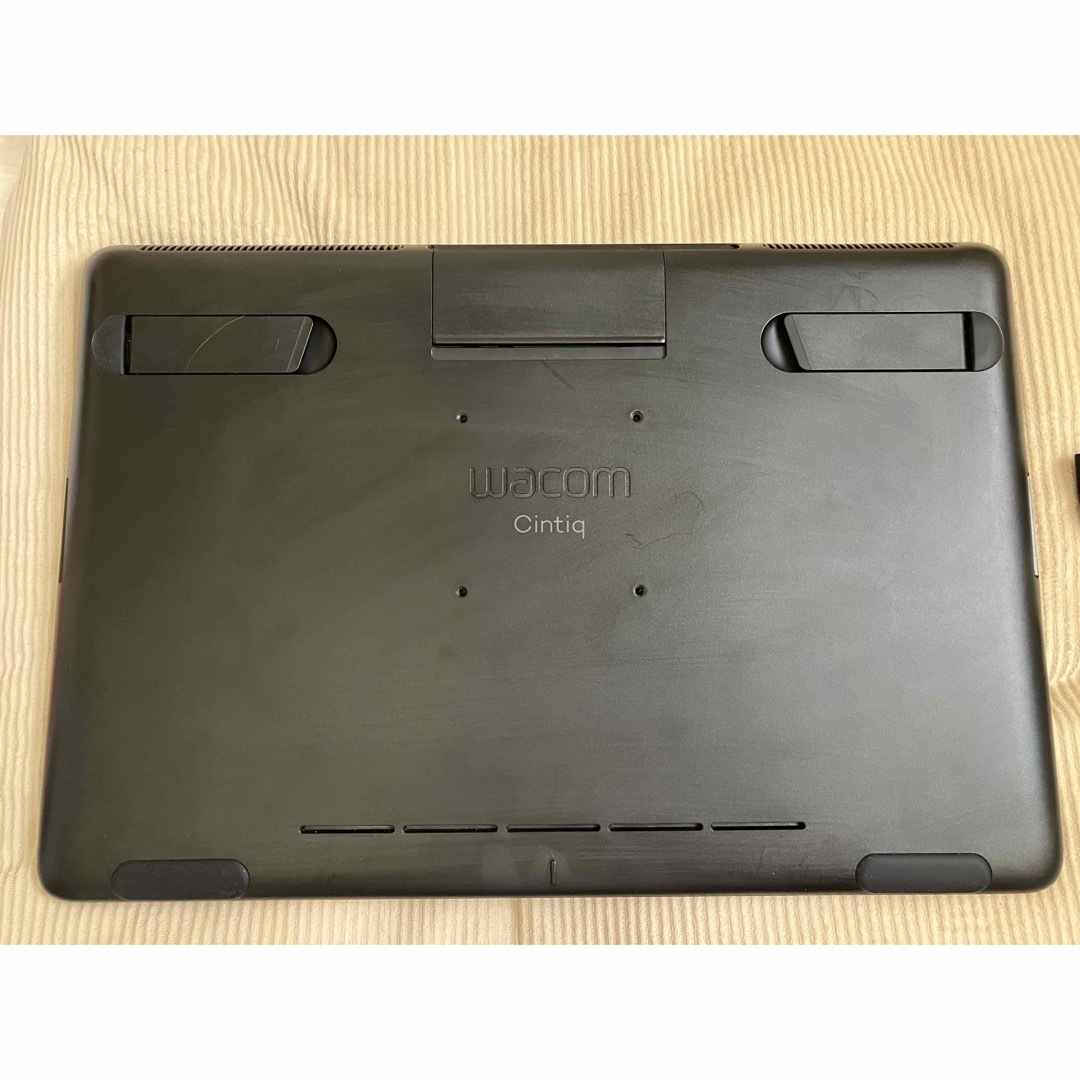 Wacom(ワコム)の【中古】液晶ペンタブレット Wacom Cintiq DTK1660K0D スマホ/家電/カメラのPC/タブレット(PC周辺機器)の商品写真